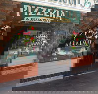 Anna  Sam Pizzeria Restaurant - Southport Accommodation
