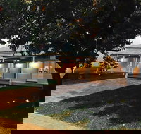 The Cottage - Southport Accommodation