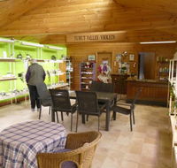 Tumut Valley Violets - Accommodation Southport