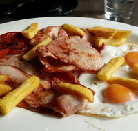 Central Cafe - Accommodation Southport