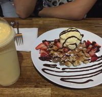 Clyde Treats Petite Yum - Southport Accommodation