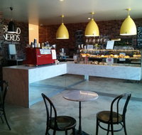 Bread Nerds - Southport Accommodation