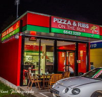 Pizza And Ribs On The Run - Southport Accommodation