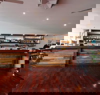 The Timbercutter - Southport Accommodation