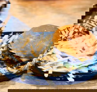 Oscy's Burgers - Accommodation Southport