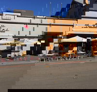 The Roses Cafe - Accommodation Southport