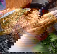 The Red Parrot Cafe - Accommodation Southport