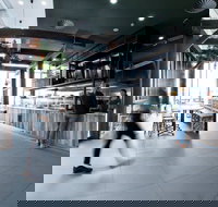 Two Chicks - Accommodation Southport