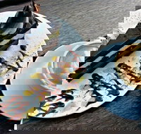 The Three Monkeys - Accommodation Southport