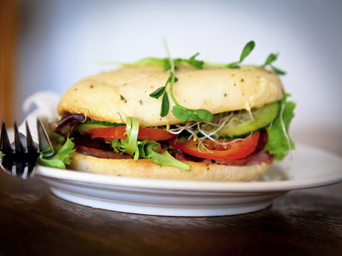 Deloraine Deli - Southport Accommodation 1