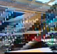 Pete's Upton St. Brasserie - Accommodation Southport