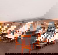 Trappers Restaurant - Southport Accommodation
