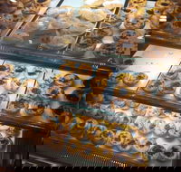 Lisbon Love Patisserie - Southport Accommodation