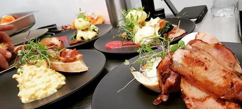 Black Sesame - Southport Accommodation 0