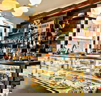 Cliftons on High - Accommodation Southport