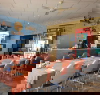 Golden Ponds Bar Restaurant  Function Centre