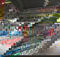 Con's Super Deli - Southport Accommodation