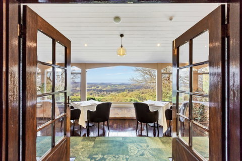 Hardy's Verandah Restaurant - Accommodation Southport 0