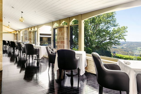 Hardy's Verandah Restaurant - Accommodation Southport 2