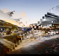 Kawana Waters Hotel - Accommodation Southport