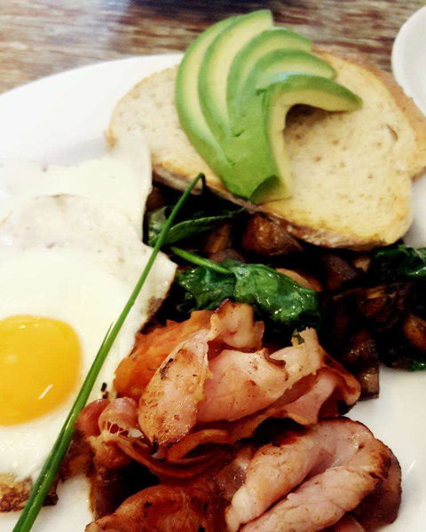 Benny's - Accommodation Southport 0