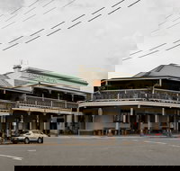 Commercial Hotel Morpeth - Southport Accommodation