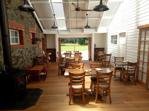 Earthwater Cafe - Southport Accommodation 1