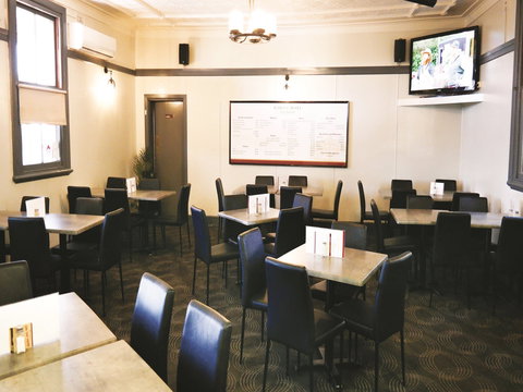 Federal Hotel Brasserie - Accommodation Southport 1