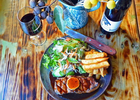 The Wandi Pub - Southport Accommodation 2