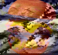 Two Hungry Bears - Accommodation Southport