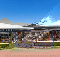 Chong Co - Greenway - Southport Accommodation