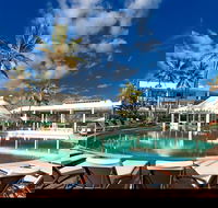 Oasis Pool Bar - Southport Accommodation