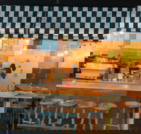 Seven Creeks Hotel - Accommodation Southport