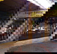 Tung Tong Roong Thai - Southport Accommodation