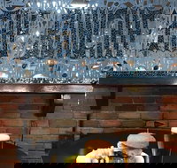 The Red Room - The Edward River Hotel - Southport Accommodation