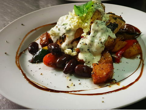The Hunter Artisan Gallery And Cafe - Southport Accommodation 2