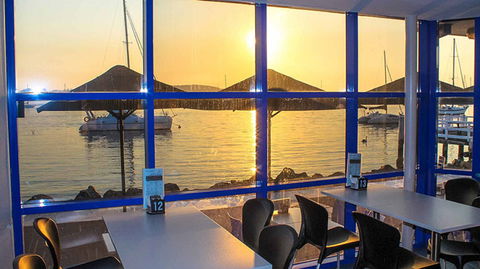 GJ's Bay Cafe And Grill - Southport Accommodation 2