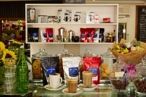 Thom, Dick And Harrys - Southport Accommodation 2