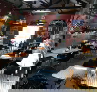 Mai's Kitchen Rules Cafe - Southport Accommodation