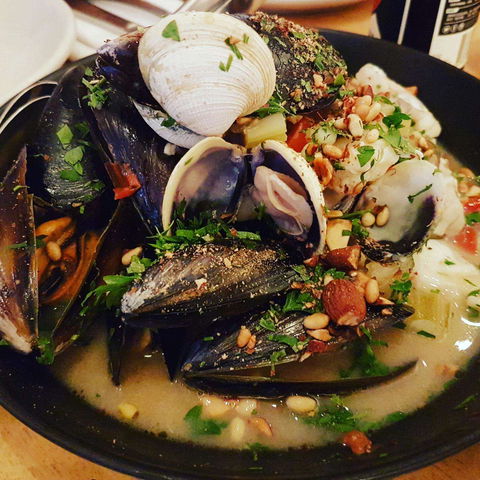 Tallwood - Southport Accommodation 0