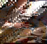 Henry's Cafe Brasserie - Accommodation Southport