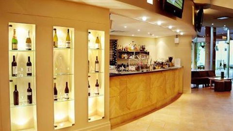 Finz Restaurant And Bar - Southport Accommodation 0