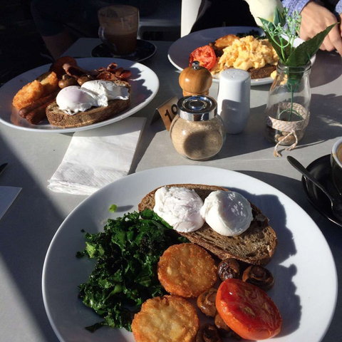 Blackfish Cafe & Grill - Southport Accommodation 0