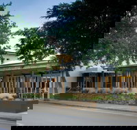 The Barker Hotel - Accommodation Southport