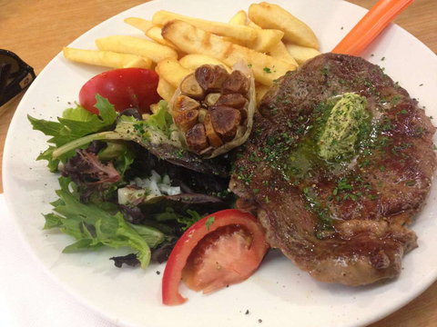 Paris Cafe - Accommodation Southport 0