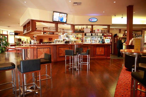 Vegas Bar & Bistro - Southport Accommodation 0