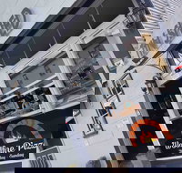 Salud  The Lithgow Tin Shed - Southport Accommodation