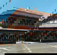 The Lion Hotel - Southport Accommodation