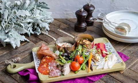 Sticky Fingers Pizzeria - Southport Accommodation 5