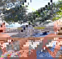 Beach House Hotel - Southport Accommodation